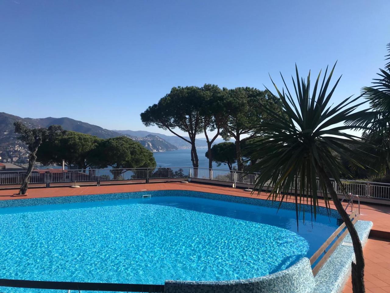 Residence "Delfino" Con Piscina E Campo Da Tennis Rapallo Bagian luar foto