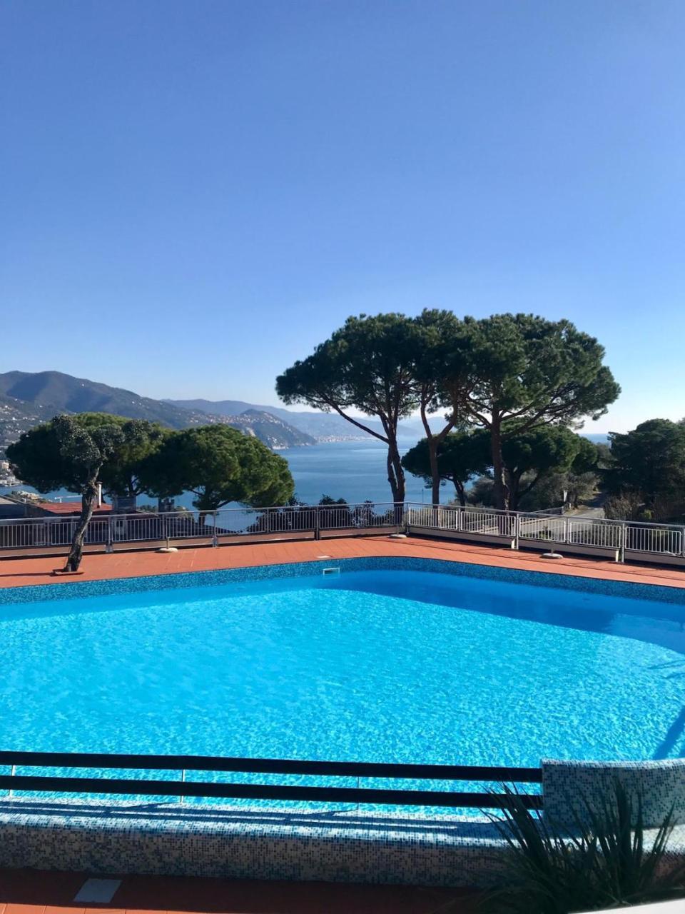 Residence "Delfino" Con Piscina E Campo Da Tennis Rapallo Bagian luar foto